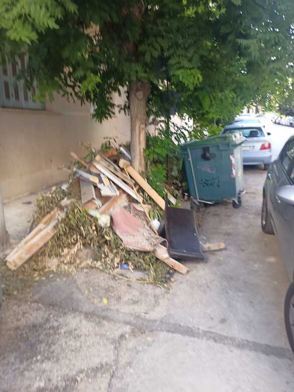 ΠΑΤΡΑ-Επείγουσα Ανάγκη για Καθαρισμό Κοινόχρηστων Χώρων: Κίνδυνος για τα Παιδιά Λόγω Ανεξέλεγκτων Χωματερών - ΦΩΤΟ