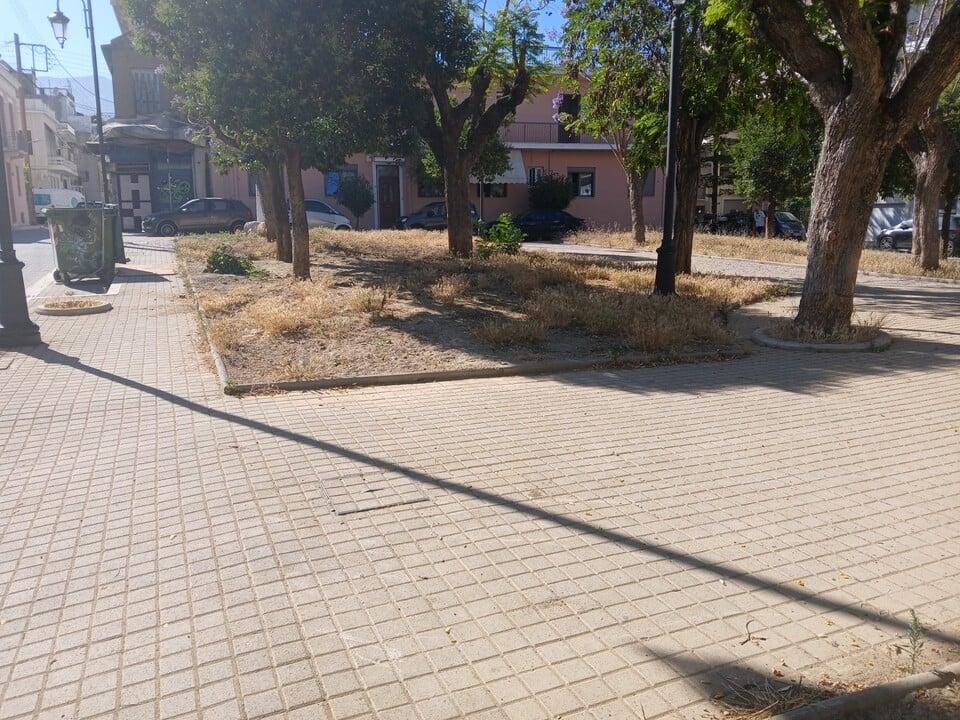 ΠΑΤΡΑ-Η Πλατεία Παντοκράτορα: Μια Ανακαινισμένη Πλατεία Χωρίς Ζωή - ΦΩΤΟ