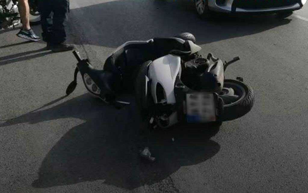 Σοβαρό Τροχαίο στην Παραλία Πατρών: 44χρονος με Πολλαπλά Τραύματα