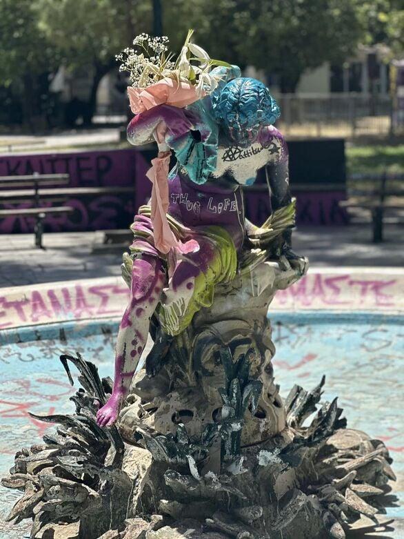 ΠΑΤΡΑ: Οι καλλιτεχνικές παρεμβάσεις των γνωστών-αγνώστων στην πλατεία Όλγας - ΦΩΤΟ