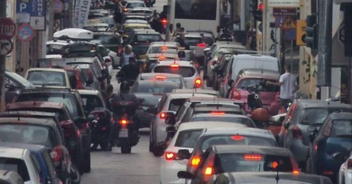 Χάος στο Κέντρο της Πάτρας: Κυκλοφοριακός Εφιάλτης και Απουσία της Τροχαίας - ΦΩΤΟ