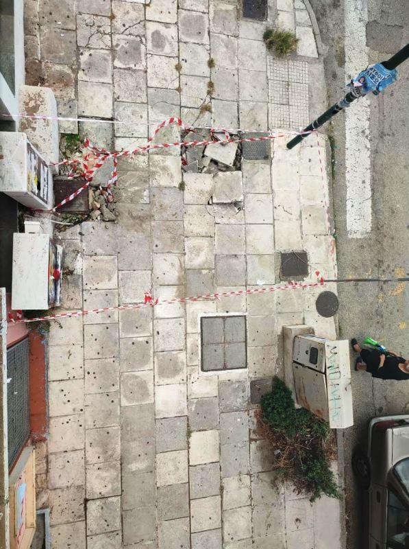 Καταστροφή πεζοδρομίου στην Αγία Σοφία: Ένα ακόμη χτύπημα στο πράσινο της Πάτρας