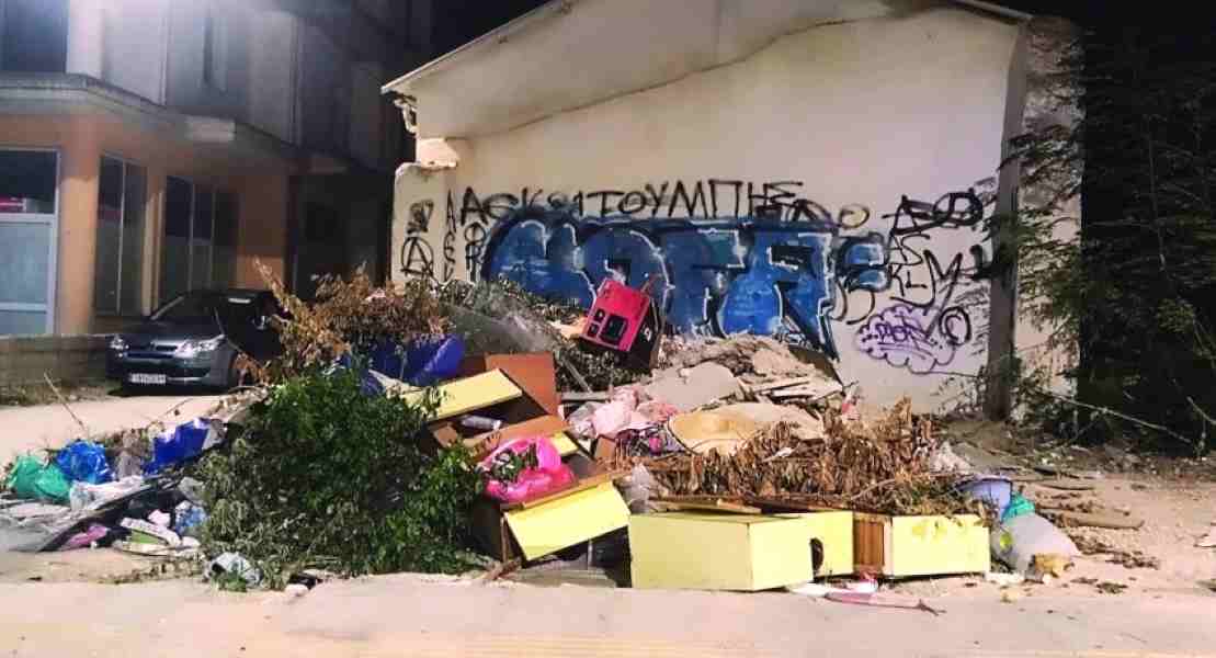 καθαριότητα, Πάτρα, Βορείου Ηπείρου, χωματερή, σκουπίδια, δημότες, εστία μόλυνσης, δυσοσμία, δημοτικό σχολείο, ποιότητα ζωής, εκστρατείες ευαισθητοποίησης, σωστή αποκομιδή, έλεγχος, πρόστιμα, κάδοι απορριμμάτων, ανακύκλωση, συλλογική προσπάθεια, γειτονιές, υγιεινές