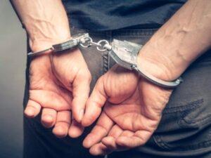 Σύλληψη, Πάτρα, Πρόεδρος Συνεταιρισμού, χασίς, ναρκωτικά, αστυνομικός έλεγχος, σφαίρα, όπλο, δικαστήρια, κατηγορίες, διοίκηση, εκβιασμός, δωροδοκία