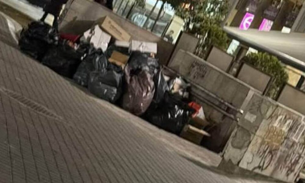 σκουπίδια, πεζόδρομος, κάδοι, πεζοδρόμηση, Βασίλης Πράπας, Facebook, αδιαφορία, συμπεριφορά, διακόσμηση, αλλαγές, ευθύνη, πόλη, περιβάλλον, συνήθειες, φωτογραφία, ανθρώπινη συμπεριφορά