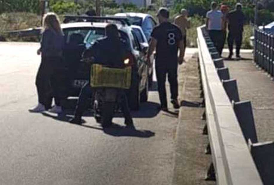 Πάτρα, Περιμετρική Πατρών, γέφυρα, απόπειρα αυτοκτονίας, 55χρονος, Νέο Σούλι, ΕΛ.ΑΣ., ομάδα ΔΙΑΣ, διερχόμενοι οδηγοί, παρέμβαση πολιτών, ψυχική υγεία, αστυνομία, Αστυνομικό Τμήμα, κιγκλιδώματα, παπούτσια, αποτροπή αυτοκτονίας, συμβάν, κοινωνικό ζήτημα, σωτήρια παρέμβαση, αστυνομική επιχείρηση