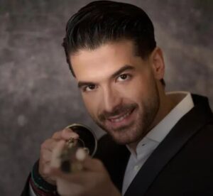 Άρης Μουγκοπέτρος, κλαρίνο, μουσικός, τραυματισμός, κροτίδα, έκρηξη, γλέντι, Τριπόταμα, Αχαΐα, ακρωτηριασμός, δάχτυλα, πανηγύρι, παραδοσιακή μουσική, ΚΑΤ, αστυνομία, δικογραφία, πυροτεχνήματα, τραγωδία, νοσοκομείο, καφενείο, Κωνσταντίνος Βλάχος