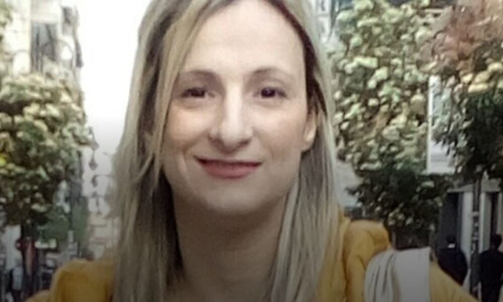 Γλυκερία Λούντζη, Κωνσταντίνος Καπετανάκης, Πάτρα, θλίψη, εξόδιος ακολουθία, Ιερός Ναός Αγίου Ανδρέα, Β’ Δημοτικό Νεκροταφείο Λεύκας, θάνατος, μητέρα, σύζυγος, οικογένεια, παιδιά, απώλεια, συγκίνηση, μήνυμα συζύγου, κηδεία, 20 Μαΐου 2025, 46 ετών, πένθος, Πατρών