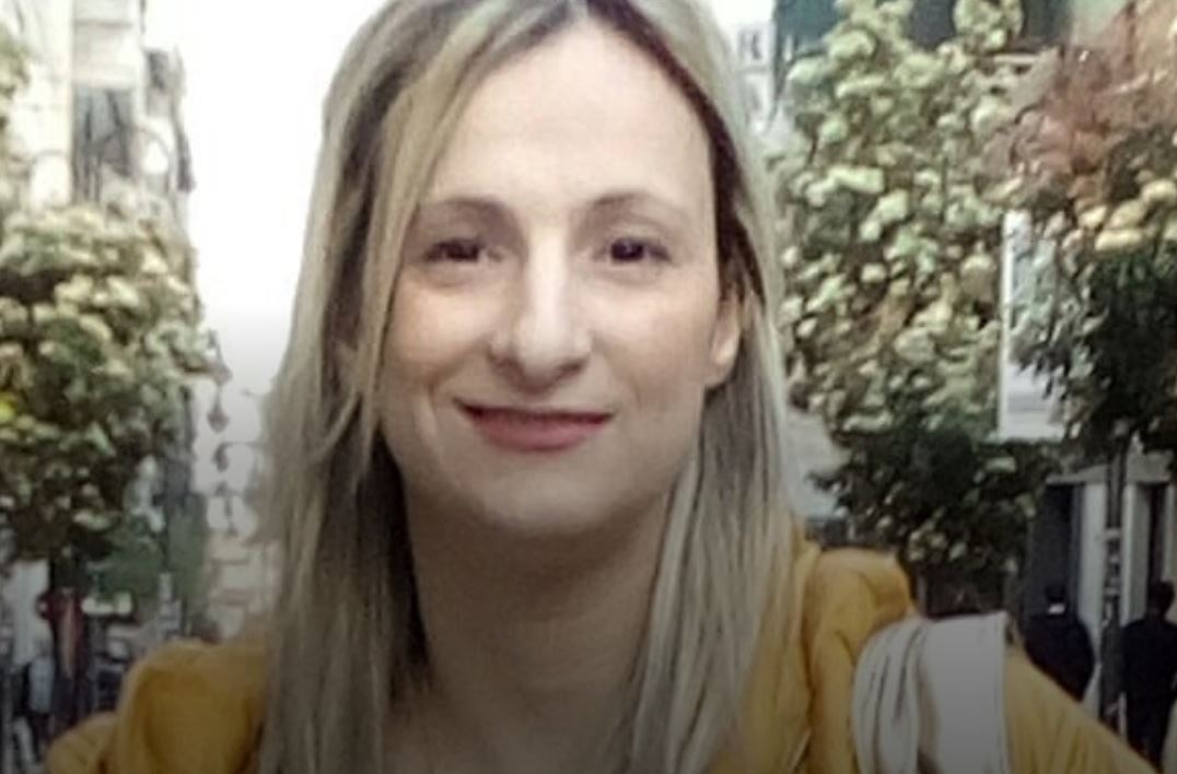 Γλυκερία Λούντζη, Κωνσταντίνος Καπετανάκης, Πάτρα, θλίψη, εξόδιος ακολουθία, Ιερός Ναός Αγίου Ανδρέα, Β’ Δημοτικό Νεκροταφείο Λεύκας, θάνατος, μητέρα, σύζυγος, οικογένεια, παιδιά, απώλεια, συγκίνηση, μήνυμα συζύγου, κηδεία, 20 Μαΐου 2025, 46 ετών, πένθος, Πατρών