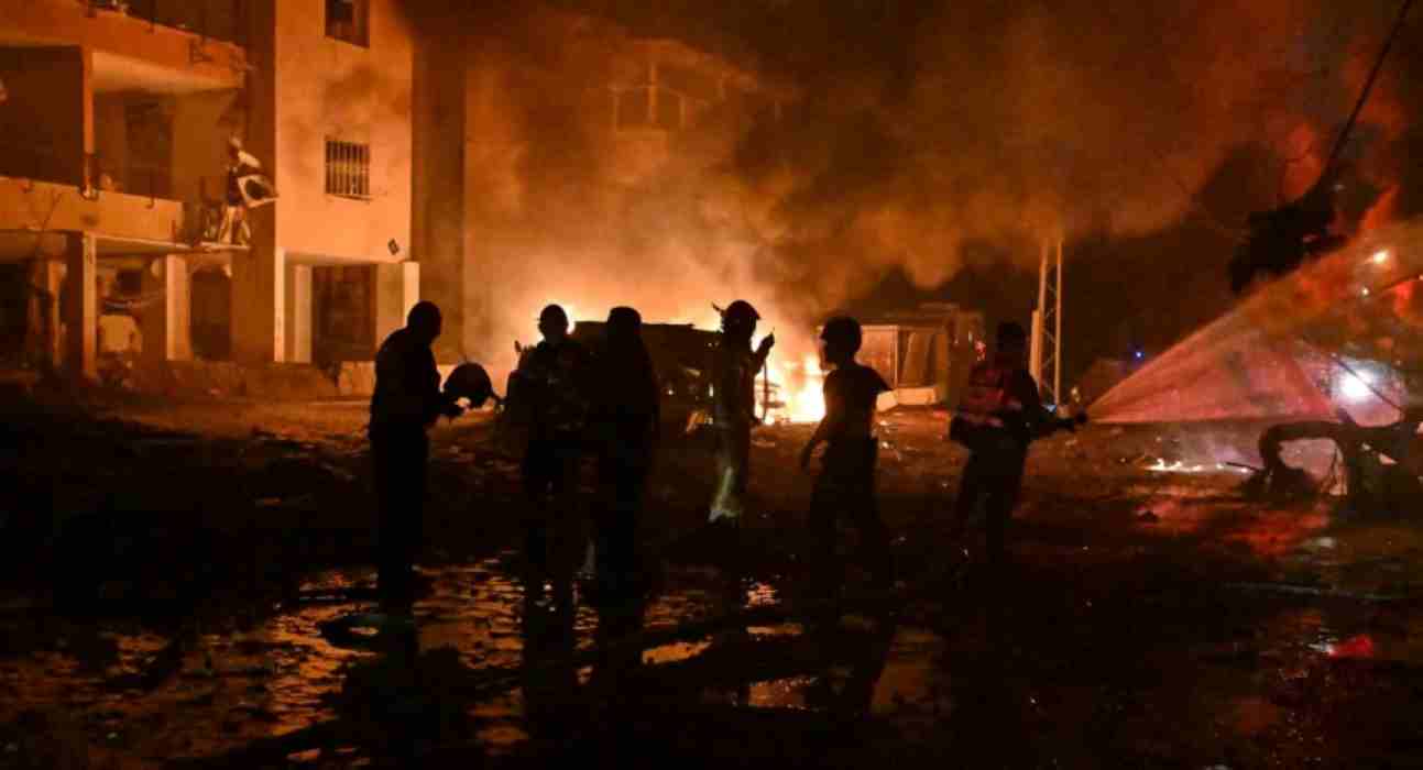 Ισραήλ, Ιράν, πόλεμος, πυραυλικές επιθέσεις, Τελ Αβίβ, Ιερουσαλήμ, Χάιφα, βαλλιστικοί πύραυλοι, Ισραηλινή Αεροπορία, Τεχεράνη, Ισλαμική Δημοκρατία, αντιαεροπορικά συστήματα, κατάπαυση πυρός, Ηνωμένες Πολιτείες, Ντόναλντ Τραμπ, Ισραηλινές Ένοπλες Δυνάμεις, Εγιάλ Ζαμίρ, διεθνής ένταση, Ελλάδα, ΕΛ.ΑΣ., επιφυλακή, τρομοκρατία, μοναχικοί λύκοι, προβοκάτσια, ισραηλινά συμφέροντα, Αθήνα, Θεσσαλονίκη, Μέση Ανατολή, γεωπολιτική κρίση, ενεργειακός σταθμός, G7, διπλωματία, Ομάν, Κατάρ, ΟΗΕ, ασφάλεια Ελλάδας