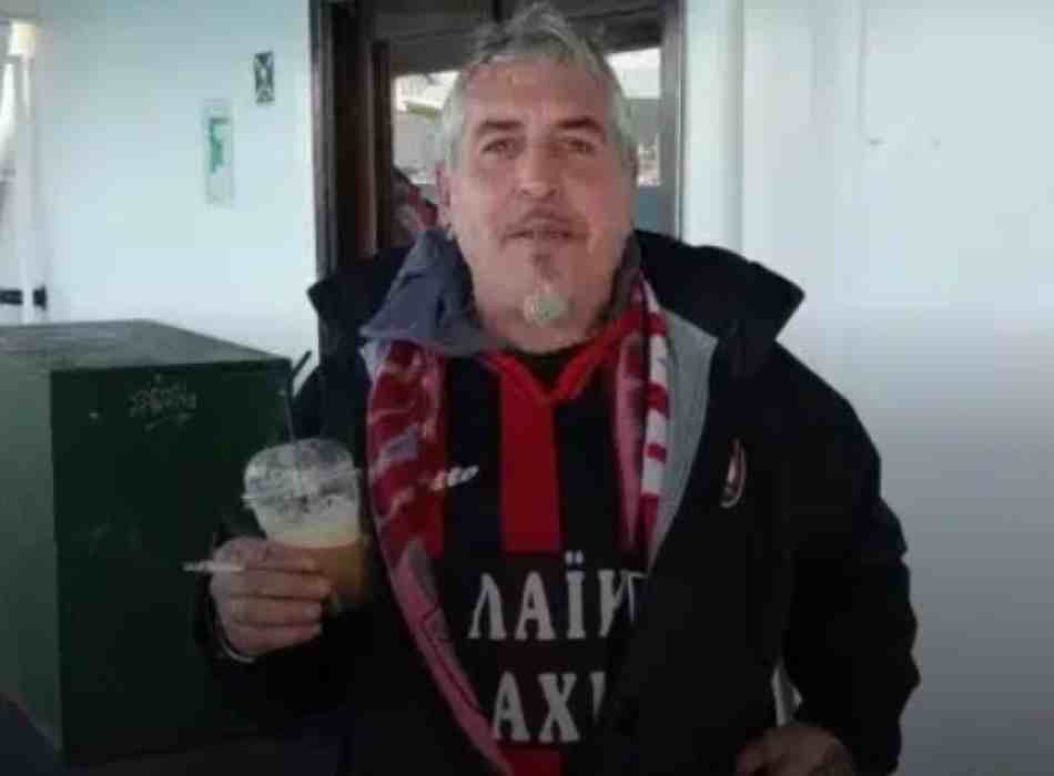 Παναχαϊκή, οπαδός, Ηλίας Μαλιαγρός, Μονόφθαλμος, θάνατος, απώλεια, κερκίδα, Πάτρα, κοκκινόμαυροι, κηδεία, Ιερός Ναός Παναγίας Αλεξιώτισσας, σεβασμός, εκτίμηση, οπαδικό κίνημα, 1980, πιστός φίλος, πένθος, οπαδοί, ελληνικό ποδόσφαιρο, Παναχαϊκή οικογένεια