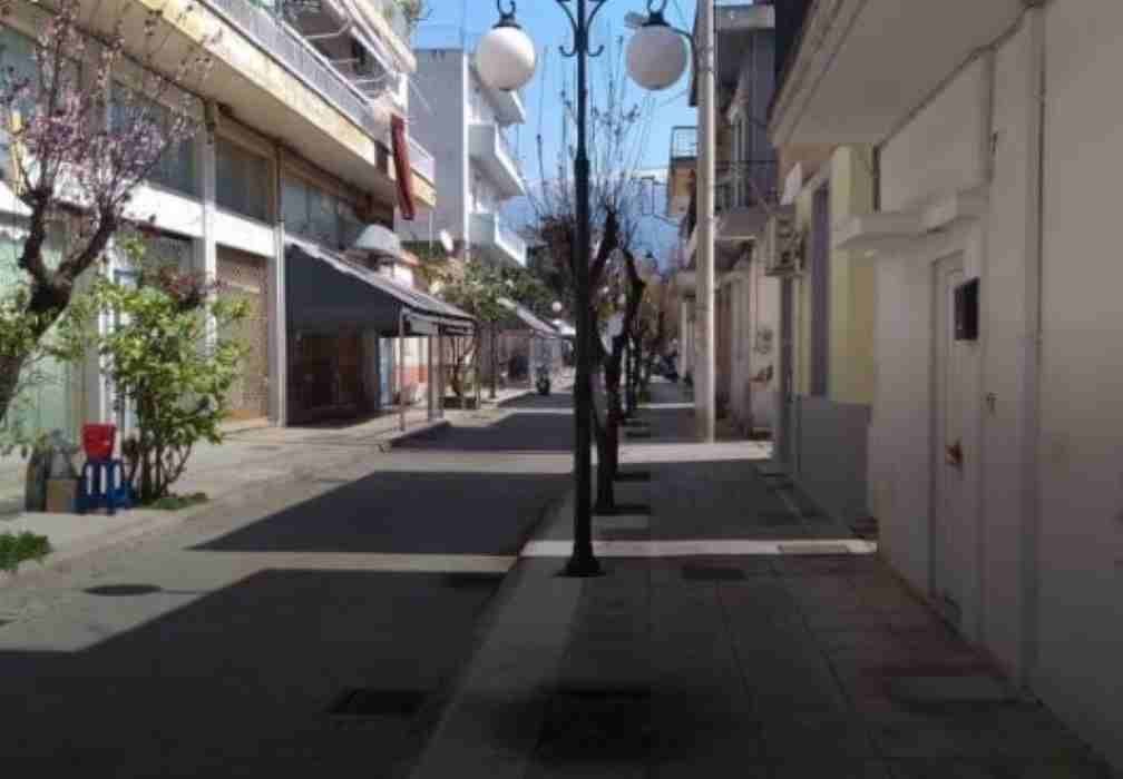 ανήλικοι Ρομά, παραβατικότητα, Πλατεία Ελευθερίας, επιθέσεις, λαχειοπώλης, μικροπωλητής, Πακιστανός, κάτοικοι, επαγγελματίες, αστυνομία, ασφάλεια, εγκληματικότητα, βία, ανησυχία, αυτόπτες μάρτυρες, περιπολίες, ανασφάλεια, κοινωνικό πρόβλημα, μικροκλοπές, καθημερινότητα