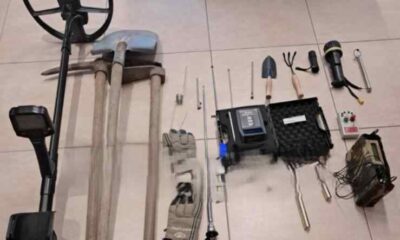 παράνομες ανασκαφές, Ερύμανθος Αχαΐας, αρχαία αντικείμενα, σύλληψη, αξίνα, ανιχνευτής μετάλλων, ραβδοσκόπηση, αρχαιοκαπηλία, ΣΤ’ Εφορία Αρχαιοτήτων, αυτοφώρο, αρχαιολογική προστασία, παράνομη έρευνα, πολιτιστική κληρονομιά, κατασχεθέντα εργαλεία, αστυνομική επιχείρηση