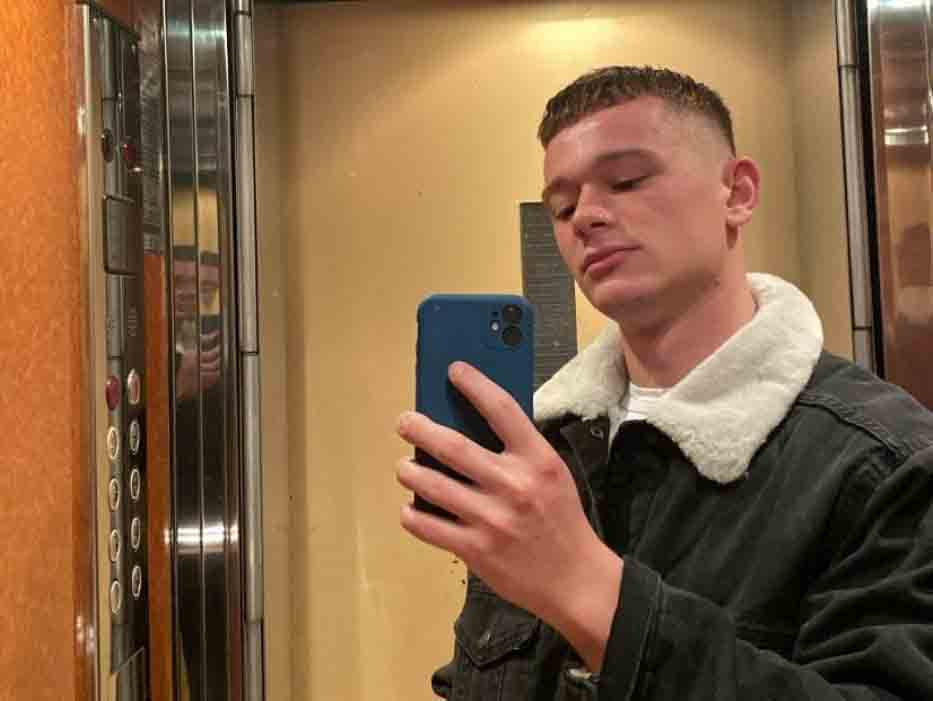 Αγρίνιο, τροχαίο δυστύχημα, Θανάσης Καφρίτσας, 21χρονος, νεκρός, φλεγόμενο ΙΧ, τραγωδία, τροχαίο ΟΑΕΔ, Αγιος Χριστόφορος, θλίψη, νεαρός οδηγός, πυρκαγιά στο αυτοκίνητο, τροχαίο Αγρίνιο, θρήνος, τοπική κοινωνία, πυγμάχος, ψυκτικός, απώλεια, σοκ, φωτογραφία θύματος, συγκίνηση