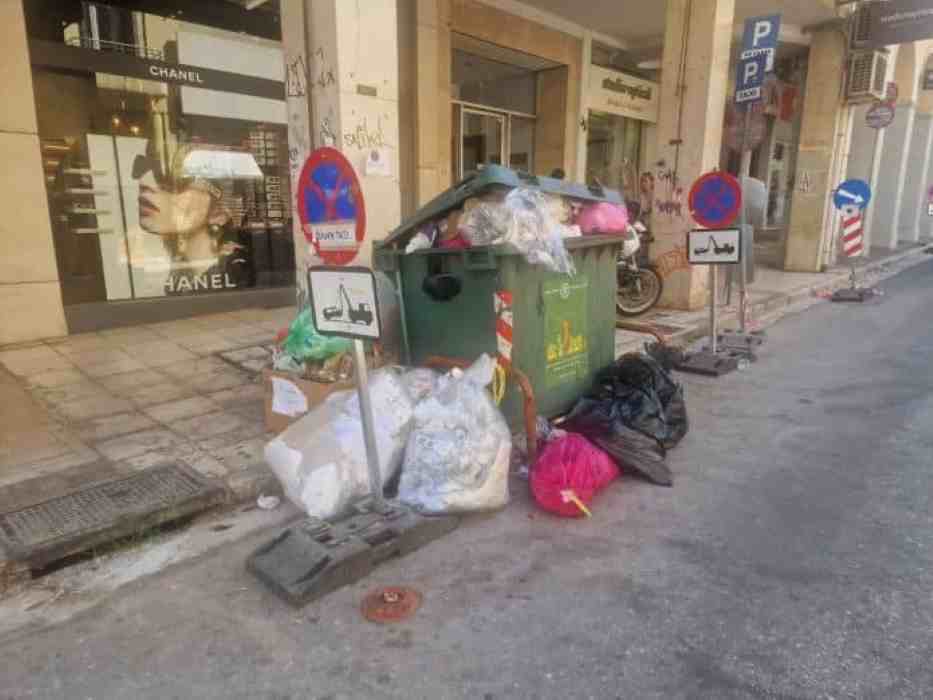 Πάτρα, σκουπίδια, αποκομιδή, αποχή, απεργία, ΠΟΕ-ΟΤΑ, Δήμος Πατρέων, δημοτικοί υπάλληλοι, θάνατοι εργαζομένων, βία κατά εργαζομένων, πειθαρχικό δίκαιο, έλλειψη προσωπικού, ογκώδη απορρίμματα, καθαριότητα, κοινωνική ευθύνη, δημόσιες υπηρεσίες, κινητοποίηση, καλοκαίρι, δημόσιοι υπάλληλοι, εργασιακά δικαιώματα, Δήμοι, πολίτες, αδιαφορία, εικόνα πόλης, δήλωση Δήμου