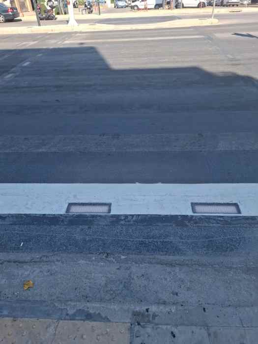 Περιφέρεια Δυτικής Ελλάδας, έξυπνες διαβάσεις, διαβάσεις πεζών, δημόσια έργα, προϋπολογισμός 18 εκατομμύρια, τεχνικά έργα, ασφάλεια πεζών, προβλήματα διαβάσεων, θερμοκρασία ασφάλτου, καταγγελία πολιτών, Συνήγορος του Πολίτη, Αντιπεριφερειάρχης Μπονάνος, οδική ασφάλεια, κακοτεχνίες, άσφαλτος, τεχνική επίβλεψη, σπατάλη δημοσίου χρήματος, έργα βιτρίνας, Διεύθυνση Τεχνικών Έργων, αθέατες διαβάσεις, θερμοανθεκτική βαφή, καλοκαιρινή θερμότητα, επιβλέπων έργου