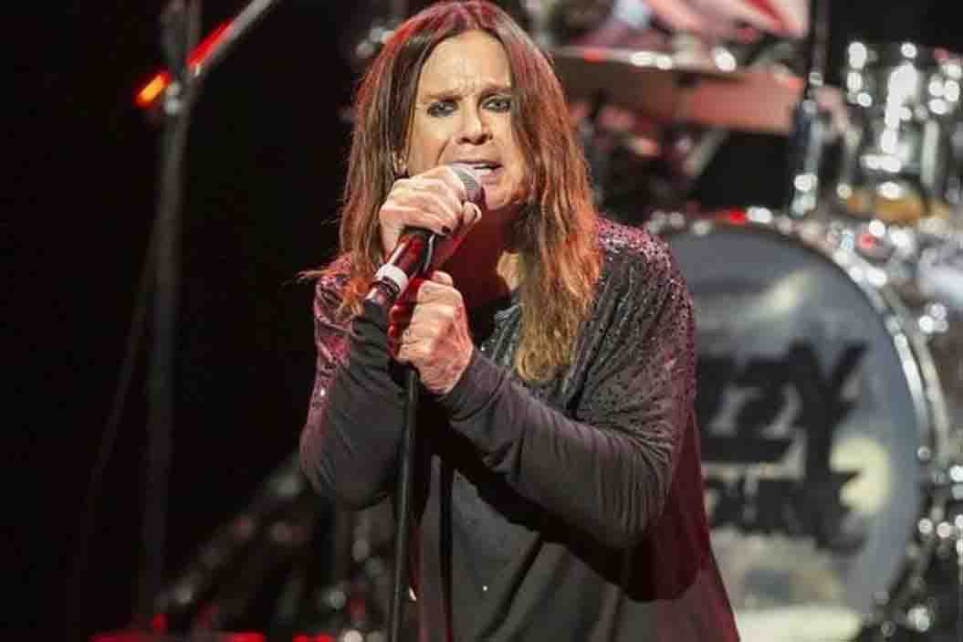 Όζι Όσμπορν, Ozzy Osbourne, θάνατος, Black Sabbath, heavy metal, μουσική, ροκ, πένθος, απώλεια, frontman, Πρίγκιπας του Σκότους, θρύλος, συγκρότημα, σόλο καριέρα, τραγούδια, καταχρήσεις, υγεία, μουσική σκηνή, παγκόσμια μουσική, κληρονομιά, συναυλίες, rock, metal, Crazy Train, Mr. Crowley, No More Tears, μουσική ιστορία, μουσική κοινότητα, αφιέρωμα, Rest in Peace, μουσικός