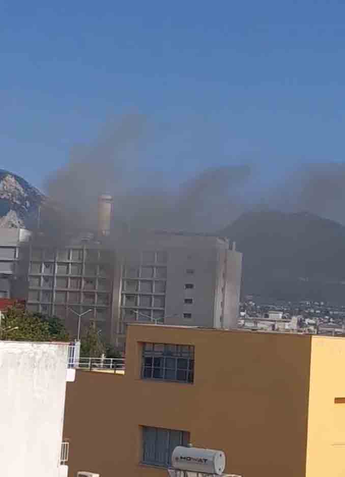 φωτιά, νοσοκομείο Άγιος Ανδρέας, Πάτρα, πυρκαγιά, υπόγειο, εσωτερικό κτιρίου, Πυροσβεστική, εκκένωση, ασθενείς, προσωπικό, έκτακτο, περιστατικό, τραυματισμοί, νοσηλευτικό ίδρυμα, κατάσταση έκτακτης ανάγκης, πυροσβεστικά οχήματα, πρώτες μαρτυρίες, πανικός, Πυροσβεστική Υπηρεσία, φωτιά σε νοσοκομείο