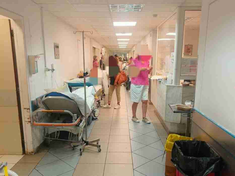 ΠΓΝΠ, ΤΕΠ, νοσοκομείο Πάτρας, Ένωση Νοσοκομειακών Γιατρών Αχαΐας, ΕΙΝΑ, εφημερία 7 Ιουλίου, συνθήκες νοσηλείας, ΕΣΥ, Υπουργείο Υγείας, κινητοποίηση 6η ΥΠΕ, υπερπληρότητα, ράντζα, διαμαρτυρία, δημόσια υγεία, υποστελέχωση, φωτογραφίες ΤΕΠ, νοσηλευτικό προσωπικό, υγειονομική κρίση, ασθενείς σε διαδρόμους, αξιοπρεπής φροντίδα