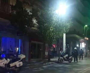Εγλυκάδα, Πάτρα, Ρομά, ανήλικοι, διάρρηξη, παραβίαση, μονοκατοικία, απόπειρα κλοπής, αστυνομία, ασφάλεια, παραβατικότητα, ιδιοκτήτης, αυλή, παράθυρο, κουζινομάχαιρο, καγκελόπορτα, καταγγελία, εγκληματικότητα, κατοικίες, εισβολή