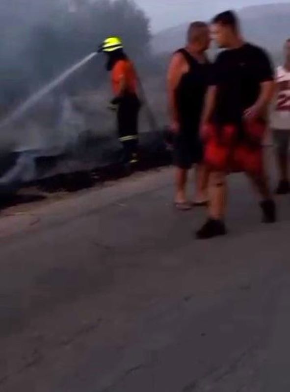 Πάτρα, Μιντιλόγλι, φωτιά, πυρκαγιά, Πυροσβεστική, κάτοικοι, επέμβαση, κατάσβεση, χορτολιβαδική έκταση, απειλή, καλλιέργειες, σπίτια, επιφυλακή, υψηλές θερμοκρασίες, άνεμοι, κινητοποίηση, έλεγχος, συναγερμός