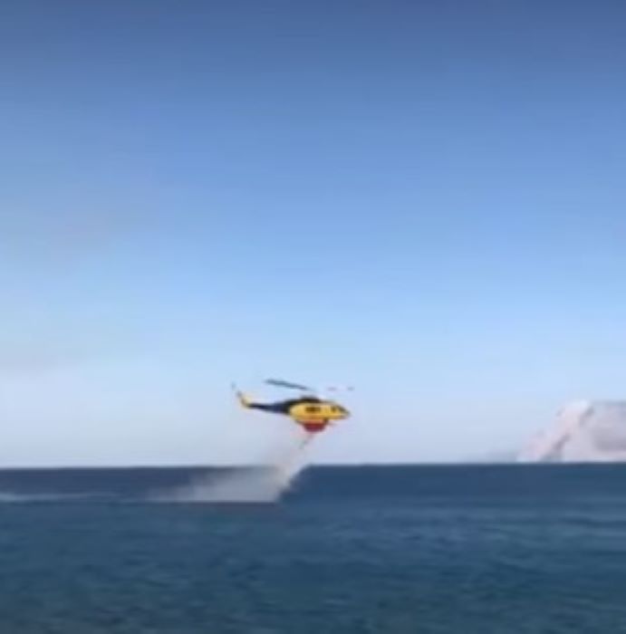 Πάτρα, φωτιά, πυρκαγιά, αστικός ιστός, κίνδυνος, πολίτες, ελικόπτερα, Πυροσβεστική, Περιφέρεια Δυτικής Ελλάδος, συντονισμός, έκτακτη ανάγκη, βιβλική καταστροφή, κατοικίες, Πλάζ Πατρών, δημόσιες αρχές