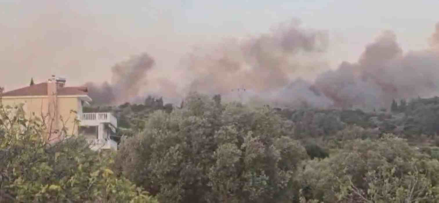 Βούντενη, Πάτρα, πυρκαγιά, εκκένωση, Συχαινά, Ανθούπολη, Αρόη, Ξερόλακκα, Πολιτική Προστασία, 112, μπλακ άουτ, Δραγωλένα, αεροσκάφη, κατάσβεση, ζημιές, σπίτια, καπνός, φωτιά, απειλή, καταστροφή