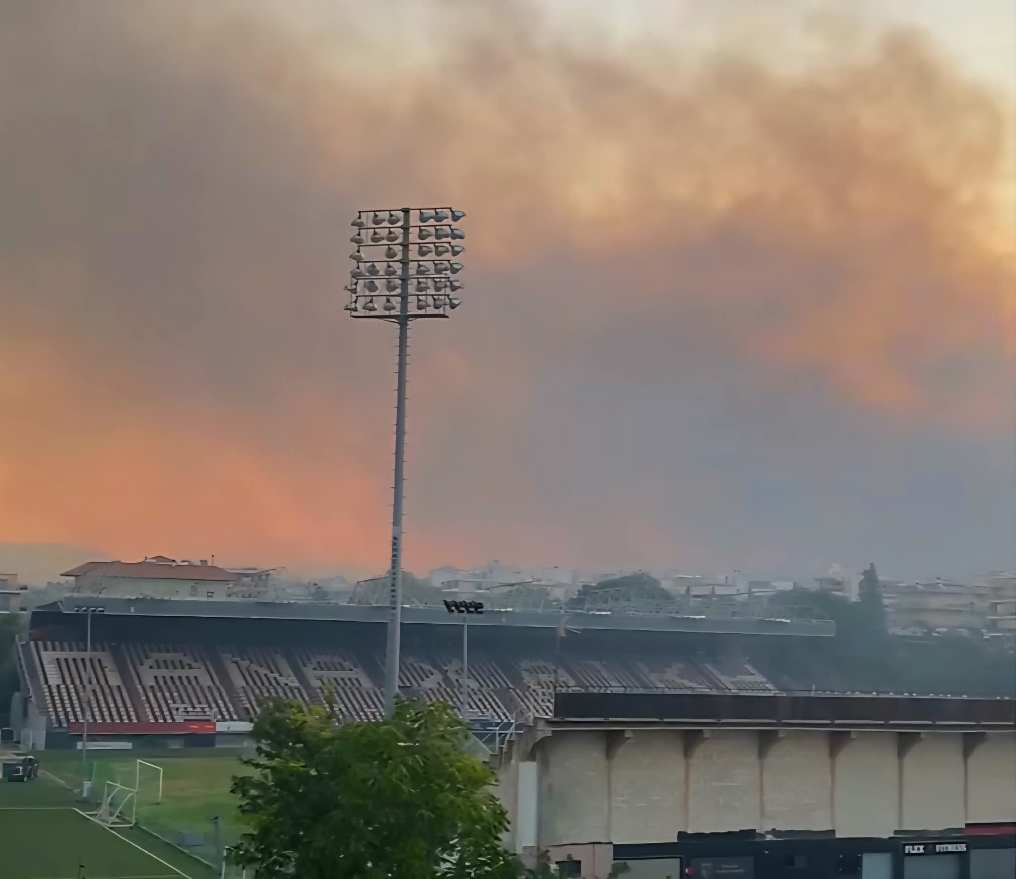 Μπορεί να είναι εικόνα φωτιά