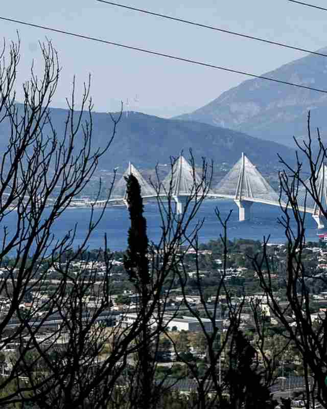 φωτιά, πυρκαγιά, Ανθούπολη, Αρόη, Ζαβλάνι, Ραντάρ, σπίτια, περιουσίες, απειλή, φλόγες, πυροσβεστική, εθελοντές, κάτοικοι, ηλικιωμένοι, άνεμοι, κατάσβεση, μικρές εστίες, επιτήρηση, συγκίνηση, μάχη με τις φλόγες, προστασία, ανθρώπινες ζωές, υποχώρηση ανέμων, τοπική κοινωνία, κίνδυνος, εκκένωση, αγωνία, σωτηρία
