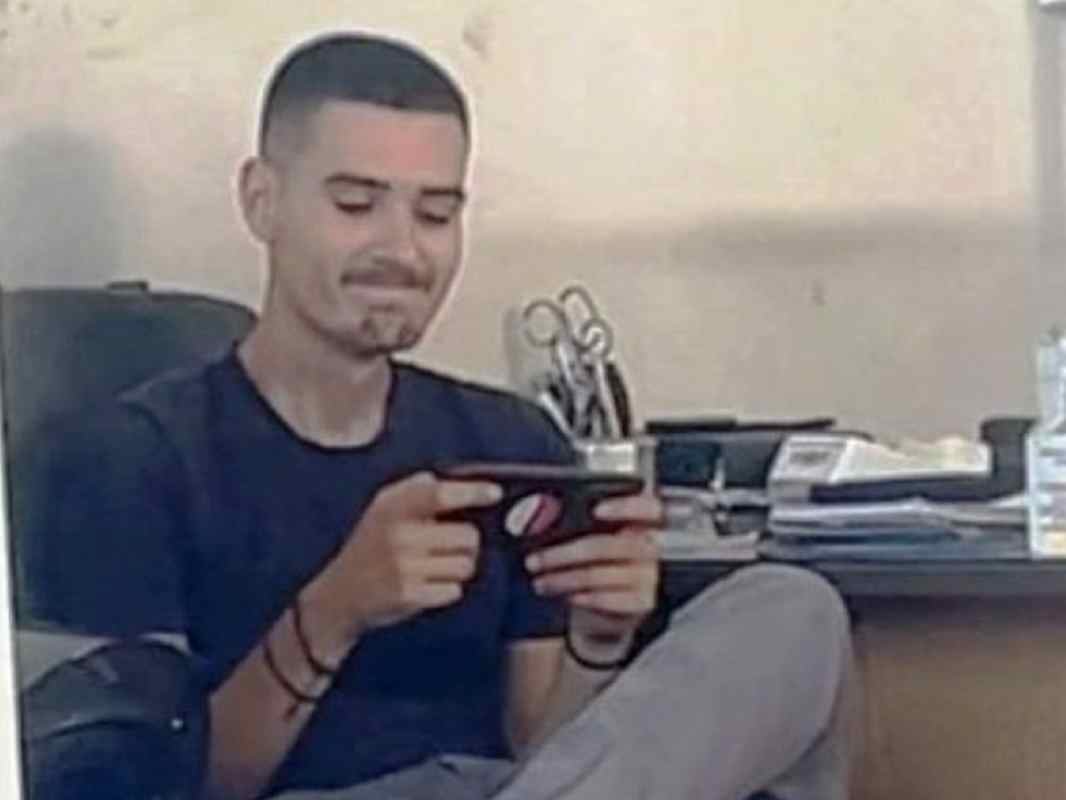 Παναγιώτης Μακρυγιάννης, τροχαίο Μεσολόγγι, δυστύχημα Ρέτσινα, κηδεία νεαρού, πρόωρος θάνατος, τοπικά νέα Μεσολογγίου, απώλεια νέου, θλίψη τοπικής κοινωνίας, τραγωδία εορτή, νεαρός νεκρός, συγκίνηση συγγενών, φίλοι αποχαιρετούν, δυστύχημα Ελλάδα, τροχαία Μεσολογγίου, τραγική είδηση