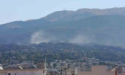 Ξερολάκα, καπνός, μόλυνση, ατμοσφαιρική ρύπανση, δημόσια υγεία, κίνδυνος, γειτονιά, αστικός ιστός, αρμόδιες αρχές, προστασία, αέρας, δηλητήριο, περιβάλλον, κατοίκοι, ποιότητα ζωής, έκθεση, οικογένειες, επείγουσα δράση, κλείσιμο, έλεγχος, ρύπανση αέρα, τοξικές ουσίες, καρκινογόνα, αναπνευστικά προβλήματα, δημόσιες διαμαρτυρίες, προστασία πολιτών, καθαρός αέρας, αστική υγεία, περιβαλλοντική κρίση, επικίνδυνοι χώροι, ρύπανση γειτονιάς, υποβάθμιση περιοχής, δημόσια ασφάλεια, αδιαφορία αρχών, διαμαρτυρία κατοίκων, τοπική κοινότητα