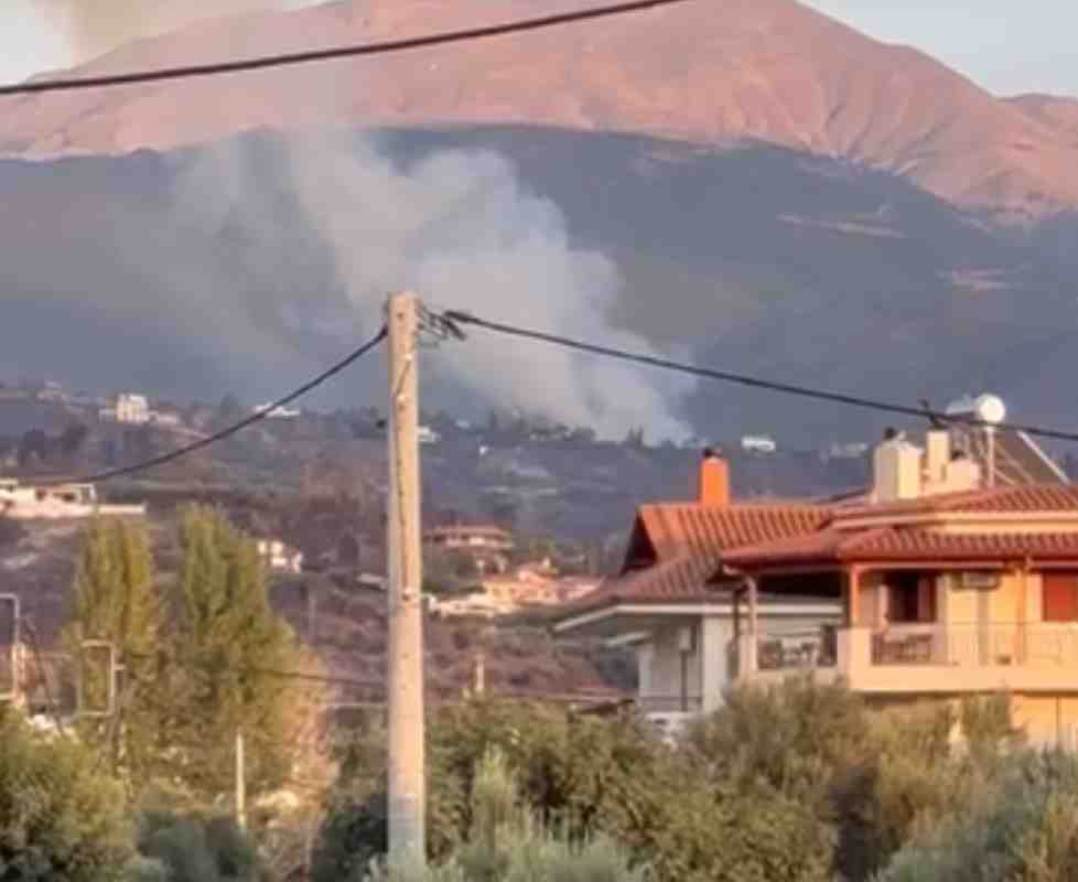 Μπάλα Πάτρας, αναζωπύρωση, πυρκαγιά, Ιερά Μονή Αγίου Νικολάου, Πυροσβεστική, Αστυνομία, ΕΛ.ΑΣ., ύποπτοι, μηχανή, άνδρες 40 ετών, έρευνες, κατάσβεση, επαγρύπνηση, ύποπτη κίνηση