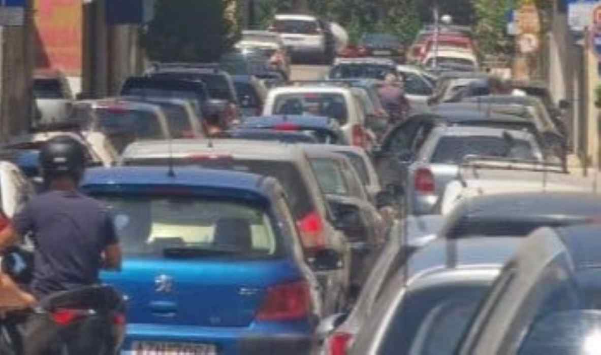 Πάτρα, κυκλοφοριακό, Κορίνθου, Μιαούλη, Αγίου Ανδρέου, Καραϊσκάκη, Γούναρη, Ακτή Δυμαίων, κυκλοφοριακό χάος, έργα, Τροχαία Πατρών, πεζόδρομος Κανάρη, εκτροπή οχημάτων, μποτιλιάρισμα, δρόμοι κλειστοί, εργασίες οδοποιίας, Σάββατο, καταστήματα, κέντρο Πάτρας, καθυστερήσεις, οδηγοί, αγανάκτηση, κυκλοφοριακή συμφόρηση, συγκοινωνία, μετακινήσεις, έργα υποδομής