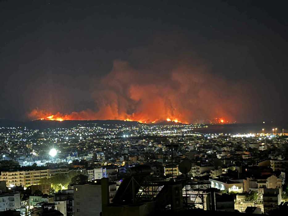 πυρκαγιά, Δυτική Αχαΐα, Πάτρα, Αρόη, καπνός, φωτιά, Στέλιος Αποστολόπουλος, φωτογραφία, αγροτοδασική έκταση, ισχυροί άνεμοι, πυροσβεστική, μέτωπο, κάπνα, επιχειρήσεις κατάσβεσης, ανησυχία κατοίκων