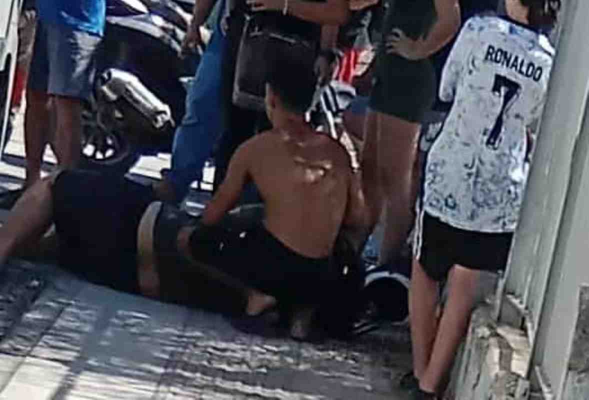 τροχαία ατυχήματα Πάτρα, road accidents Patras, Πάτρα τροχαίο, Patras traffic accident, ανατροπή νταλίκας, truck overturning, καραμπόλα Κανελλοπούλου, multi-car crash Kanellopoulou, παράσυρση ηλικιωμένης, elderly pedestrian hit, σύγκρουση ΙΧ Βενιζέλου, car collision Venizelou, αυτοκίνητο τρελή πορεία, runaway car, Προσφυγικά Πάτρα, Prosfigika Patras, ΕΚΑΒ Πάτρα, ambulance Patras, αυξημένη οδική επικινδυνότητα, increased road danger, αστυνομία Πάτρα, Patras police, πυροσβεστική Πάτρα,