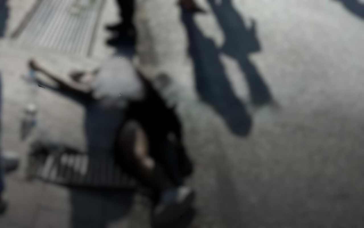 τροχαίο ατύχημα, car accident, Άγιος Βασίλειος, Agios Vasileios, Πάτρα, Patras, νεαρός οδηγός, young rider, δίκυκλο, motorcycle, σύγκρουση ΙΧ με δίκυκλο, car collides with motorcycle, τραυματισμός οδηγού, rider injured, ασθενοφόρο ΕΚΑΒ, EKAB ambulance, νοσοκομείο Πάτρας, Patras hospital, Τροχαία Πατρών, Patras traffic police, τροχαίο κοντά σε πρατήριο BP, BP gas station accident, σύγκρουση οχήματος, vehicle collision, εκτίναξη οδηγού, rider thrown, χτυπήματα χωρίς κίνδυνο ζωής,