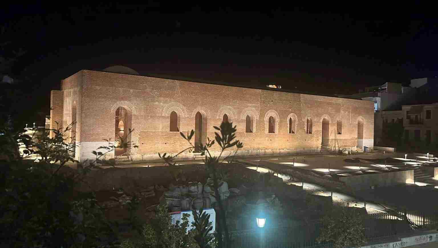 Ρωμαϊκό Ωδείο Πάτρας, Roman Odeon Patras, αποκατάσταση μνημείων, monument restoration, αρχαιολογικός χώρος, archaeological site, συντήρηση αρχαίων, ancient preservation, πολιτιστική κληρονομιά, cultural heritage, αρχαία Πάτρα, ancient Patras, Αναστασία Κουμούση, Anastasia Koumousi, αρχαιολόγοι, archaeologists, ιστορική αναβίωση, historical revival, ανάπλαση χώρου, site redevelopment, αρχιτεκτονική αξία, architectural value, αυθεντικότητα μνημείων, monument authenticity, θεατρικές παραστάσεις, theatrical performances, μουσικές εκδηλώσεις, musical events, τουρισμός Πάτρας, Patras tourism, αρχαία θέατρα, ancient theaters, επιστημονική τεκμηρίωση,