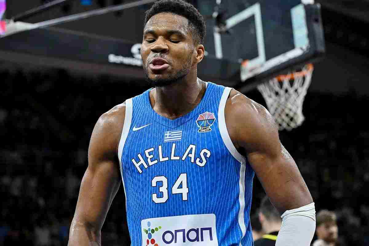 Εθνική Ελλάδας, Greece national team, EuroBasket 2025, EuroBasket 2025, Ελλάδα Ισπανία, Greece Spain, νίκη Ελλάδας, Greece victory, πρόκριση στους 16, round of 16 qualification, Γ’ όμιλος EuroBasket, EuroBasket Group C, Βασίλης Σπανούλης, Vassilis Spanoulis, Γιάννης Αντετοκούνμπο, Giannis Antetokounmpo, Τάιλερ Ντόρσεϊ, Tyler Dorsey, Σέρτζιο Σκαριόλο, Sergio Scariolo, τέλος εποχής Ισπανία, end of an era Spain, αποκλεισμός Ισπανίας, Spain elimination, Ρίγα EuroBasket, Riga EuroBasket, Ελλάδα Ισραήλ, Greece Israel, νοκ άουτ αγώνας, knockout match, Εθνική μπάσκετ, Greek basketball team, ιστορικός θρίαμβος, historic triumph, πρωτιά στον όμιλο, group leader, EuroBasket ημιτελικά, EuroBasket semifinals, ελληνικό μπάσκετ, Greek basketball