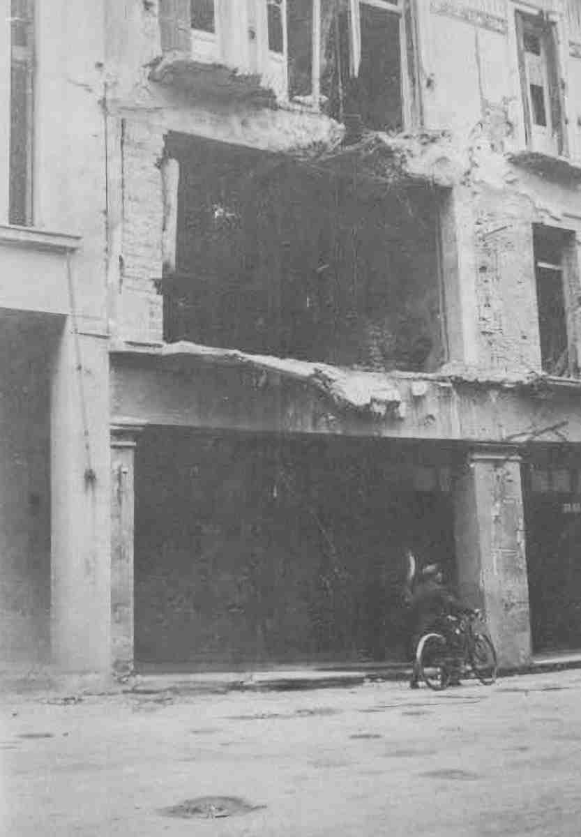 28η Οκτωβρίου 1940, ΟΧΙ, Πάτρα, βομβαρδισμός Πάτρας, πρώτη πόλη βομβαρδίστηκε, Ελληνοϊταλικός πόλεμος, σειρήνες πολέμου, άμαχος πληθυσμός, μνήμη 1940 October 28 1940, OXI Day, Patras, Patras bombing, first city bombed Greece, Greco-Italian War, air raid sirens, civilian population, Greece 1940 memory