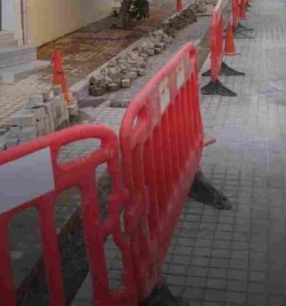 ανάπλαση Άνω Πόλης, Ano Poli regeneration, Παλαιό Δημοτικό Νοσοκομείο, Old Municipal Hospital, σκαψίματα δρόμων, road digging works, οπτικές ίνες Θεσσαλονίκη, optical fibers Thessaloniki, υπογειοποίηση δικτύων, network undergrounding, έργα υποδομών, infrastructure works, καθυστερήσεις έργων, project delays, συντονισμός υπηρεσιών, services coordination, ταλαιπωρία κατοίκων, residents’ inconvenience, Δήμος Θεσσαλονίκης, Municipality of Thessaloniki, τοπικά προβλήματα, local problems, ανάπλαση περιοχής, area redevelopment, εργοτάξιο δρόμων, road construction site, δυσαρέσκεια πολιτών, citizens’ discontent, τοπική αυτοδιοίκηση, local government, αστικές αναπλάσεις, urban redevelopments, σπατάλη πόρων, waste of resources, ανακατασκευή δρόμων,