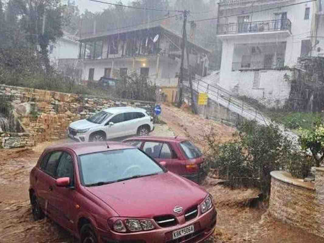 Θάσος, Thassos, κακοκαιρία Adel, Adel storm, πλημμύρες Θάσος, Thassos floods, βροχοπτώσεις Θάσος, Thassos heavy rain, ζημιές από κακοκαιρία, storm damage, πλημμυρικά φαινόμενα, flood events, Παναγία Θάσος, Panagia Thassos, Ποταμιά Θάσος, Potamia Thassos, έκτακτα μέτρα, emergency measures, ορμή νερών, water force, καταστροφές σε δρόμους, road damage, πλημμυρισμένα σπίτια, flooded houses, φυσικές καταστροφές, natural disasters, τοπικές αρχές,