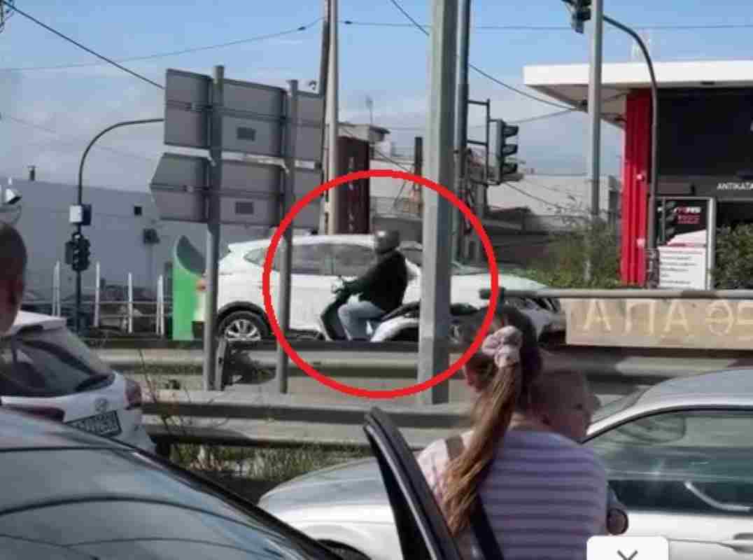 ανάποδα εθνική οδός, wrong way national road δικυκλιστής ανάποδα Πάτρα, motorcycle wrong way Patra Παράβαση ΚΟΚ Μποζαΐτικα, KOK violation Bozaïtika σλάλομ μηχανή εθνική, slalom motorcycle highway τροχαίο ατύχημα Πάτρα, road accident Patras κινητά βιντεοσκόπηση κίνδυνος, mobile video recording danger οδηγός μηχανής αντίθετο ρεύμα, motorcycle driver opposite traffic ασυνείδητος οδηγός Πάτρα, reckless driver Patra