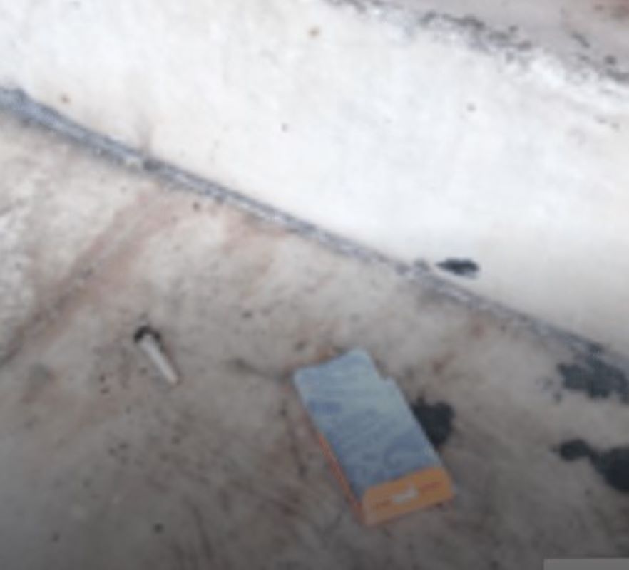 Πλατεία Γεωργίου, Georgiou Square, Δημοτικό Θέατρο Απόλλων, Apollon Municipal Theatre, Πάτρα υποβάθμιση, Patras degradation, χρήση ουσιών Πάτρα, drug use Patras, αρχιτεκτονικό μνημείο Πάτρα, architectural monument Patras, εγκατάλειψη δημόσιων χώρων, public space neglect, έλλειψη αστυνόμευσης, lack of policing, πολιτιστική κληρονομιά Πάτρα, cultural heritage Patras, κέντρο Πάτρας, Patras city center, σκουπίδια πλατείας, square littering, φθορές θεάτρου, theatre deterioration, υπουργείο Πολιτισμού, Ministry of Culture, αναβάθμιση πλατείας, square revitalization, κοινωνικά προβλήματα Πάτρα,