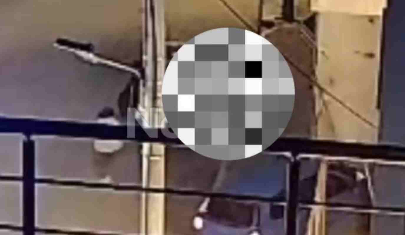 τροχαίο δυστύχημα, fatal car accident, Λούτσα, Loutsa, 24χρονος νεκρός, 24-year-old dead, τροχαίο βίντεο, car crash video, φονικό τροχαίο, deadly traffic accident, ανεξέλεγκτη ταχύτητα, high speed crash, τραγωδία, tragedy, τροχαίο με νεκρό, fatal road accident, σοκ στη Λούτσα, shock in Loutsa, τροχαίο Ελλάδα, car accident Greece, δυστύχημα τα μεσάνυχτα, midnight car accident, νεαρός νεκρός, young man dead, βίντεο ντοκουμέντο, video evidence, τραυματίας, injured, κοπέλα τραυματισμένη, girlfriend injured, οικογενειακή τραγωδία, family tragedy, επιστροφή από το Βέλγιο, return from Belgium, ορκωμοσία, graduation ceremony