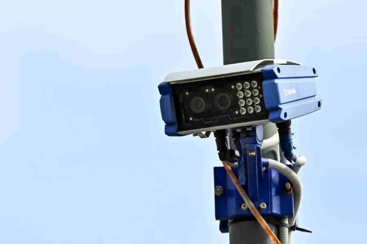 Traffic Enforcement, Patras, Smart Cameras, Artificial Intelligence, Road Safety, Traffic Monitoring, AI Traffic Cameras, Patras Police, Red Light Violation, Traffic Control Center, Patras Road Network, Akti Dymeon, New National Road, Patras AI Surveillance, Traffic Accidents Reduction, Patras, έξυπνες κάμερες, τεχνητή νοημοσύνη, οδική ασφάλεια, Πάτρα, επιτήρηση κυκλοφορίας, κάμερες τεχνητής νοημοσύνης, ΕΛ.ΑΣ. Πάτρας, παραβίαση σηματοδότη, κέντρο επιχειρήσεων, κυκλοφοριακό Πάτρα, Ακτή Δυμαίων, νέα εθνική οδός, ψηφιακή επιτήρηση,