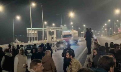 Αγροτικά μπλόκα, Αγρότες, Κινητοποιήσεις αγροτών, Αποκλεισμός δρόμων, Κάτω Αχαΐα, ΠΕΟ Πατρών-Πύργου, Περιμετρική Πάτρας, Εκτροπή κυκλοφορίας, Farmer protests, Road closures Greece, Farmers blockade, K. Achaia, Patras-Pyrgos Old National Road, Patras Ring Road, Traffic diversion, Road traffic disruption, Ολυμπία Οδός, Olympia Odos, Κόμβος ΒΙ.ΠΕ., Κόμβος Βάρδας, Greek farmers, Αγροτικά αιτήματα