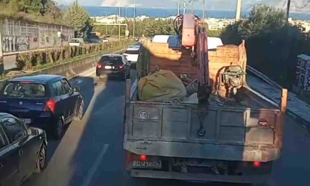 Κυκλοφοριακό έμφραγμα Πάτρα, Patras traffic jam, Μίνι Περιμετρική κλειστή, Patras Mini Perimeter closed, Πατρών-Κλάους συμφόρηση, Patron-Klaus congestion, κόμβος Εγλυκάδος κλειστός, Eglykados junction closure, κυκλοφοριακό χάος Πάτρα, Patras traffic chaos, εκτροπή κυκλοφορίας Πάτρα, traffic diversion Patras, κόμβος Γλαύκου, Glaukos junction, κόμβος Μποζαϊτίκων, Bozaitika junction, Πατρών-Πύργου κίνηση, Patron-Pyrgos traffic, οδική ταλαιπωρία Πάτρα, Patras road misery, ακινητοποιημένα αυτοκίνητα, paralyzed cars, οδική συμφόρηση Δυτική Ελλάδα,