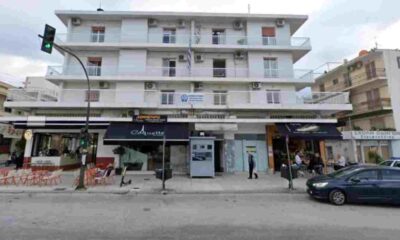 Επίθεση ασφαλιστή Πάτρα, Insurance agent attack Patras, πρώην παίκτης ριάλιτι επίθεση, former reality TV player assault, τραυματισμός κεφάλι Πάτρα, head injury Patras, επίθεση μεταλλικό εργαλείο, metal tool assault, εκκρεμότητα αποζημίωσης €200, compensation dispute €200, σκάσιμο λάστιχα αυτοκινήτου, car tire slashing, βία Πάτρα ριάλιτι, Patras violence reality star, ασφαλιστής νοσοκομείο, insurance agent hospitalized, πρώην παίκτης Αίγιο, former reality contestant Aigio, θολή όραση επίθεση,