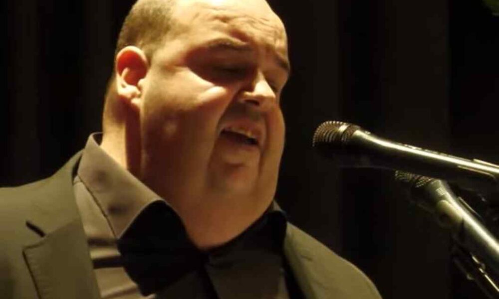 Νίκος Παπακώστας, Nikos Papakostas, Τενόρος Νίκος Παπακώστας, Tenor Nikos Papakostas, Θάνατος Νίκος Παπακώστας, Nikos Papakostas death, Πάτρα πένθος, Patras mourning, Τενόρος Πάτρα, Patras tenor, Πέθανε 46 ετών, Died 46 years old, Οργανισμός Καλλιτεχνικών Εκδηλώσεων Πάτρας, Patras Cultural Events Organization, Ανδρέας Ανδριόπουλος, Andreas Andriopoulos, Αιφνίδιος θάνατος τενόρου, Sudden tenor death, Ελληνική Όπερα,