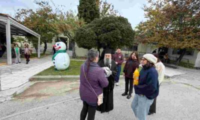 Μητροπολίτης Πατρών Χρυσόστομος, Metropolitan Chrysostomos of Patras, Επισκέψεις Χριστούγεννα, Christmas visits, Ιδρύματα Πατρών, Patras institutions, Δώρα αγάπης, gifts of love, Ποιμαντορική επίσκεψη, pastoral visit, Χριστούγεννα 2025, Christmas 2025, Άσυλο Ανιάτων Πατρών, Patras Incurables Asylum, Κιβωτός της Αγάπης, Ark of Love, Κωνσταντοπούλειο Ευγηρείο, Konstantinopouleio Geriatric Home, Ίδρυμα Μέριμνα, Merimna Foundation, Καραμανδάνειο Νοσοκομείο Παίδων, Karamandaneio Children's Hospital, Φιλανθρωπικό έργο Μητρόπολης, Metropolitan charity work, Κοινωνικές δομές Πάτρα, Patras social structures, Εκκλησιαστικά νέα Πάτρα, Patras Church news, Τοπική Εκκλησία, local Church, Θρησκευτικές ειδήσεις, religious news, Χριστουγεννιάτικες ευχές, Christmas wishes, Σεβασμιώτατος, His Eminence, Μητρόπολη Πατρών,